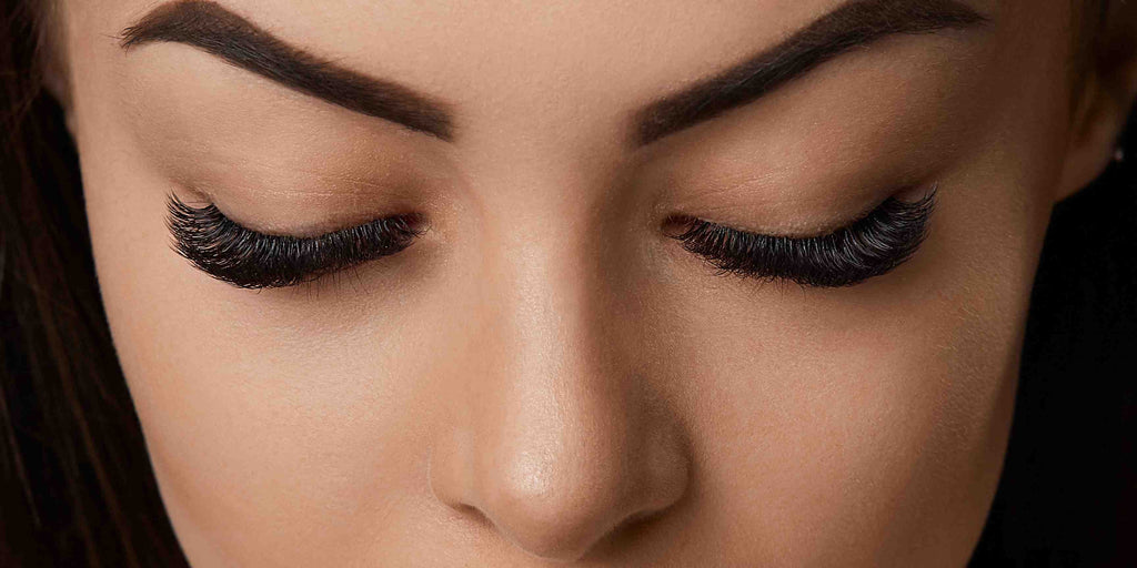 8 Weird Facts About Eyelashes