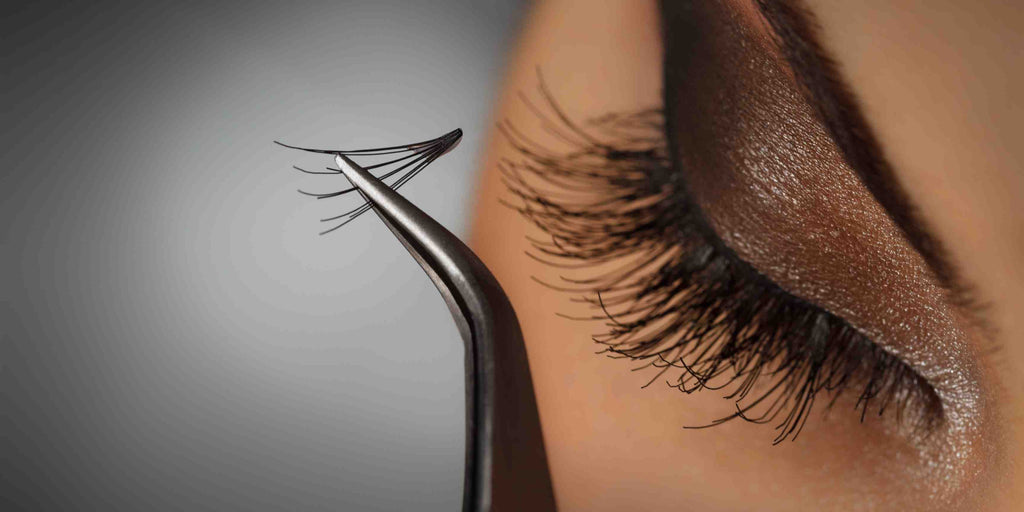 8 Reasons Why Lash Extensions Are Better Than Strip Lashes