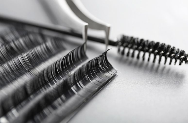The Role of Eyelash Extension Supplies in Your Salon's Success